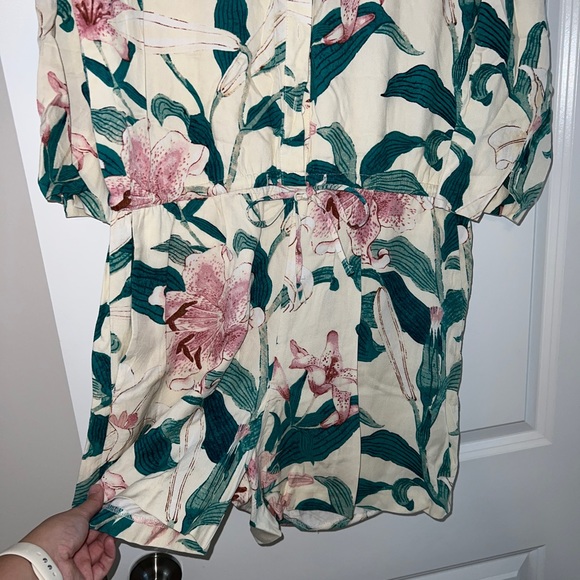 Ann Taylor Factory floral romper - Picture 3 of 5